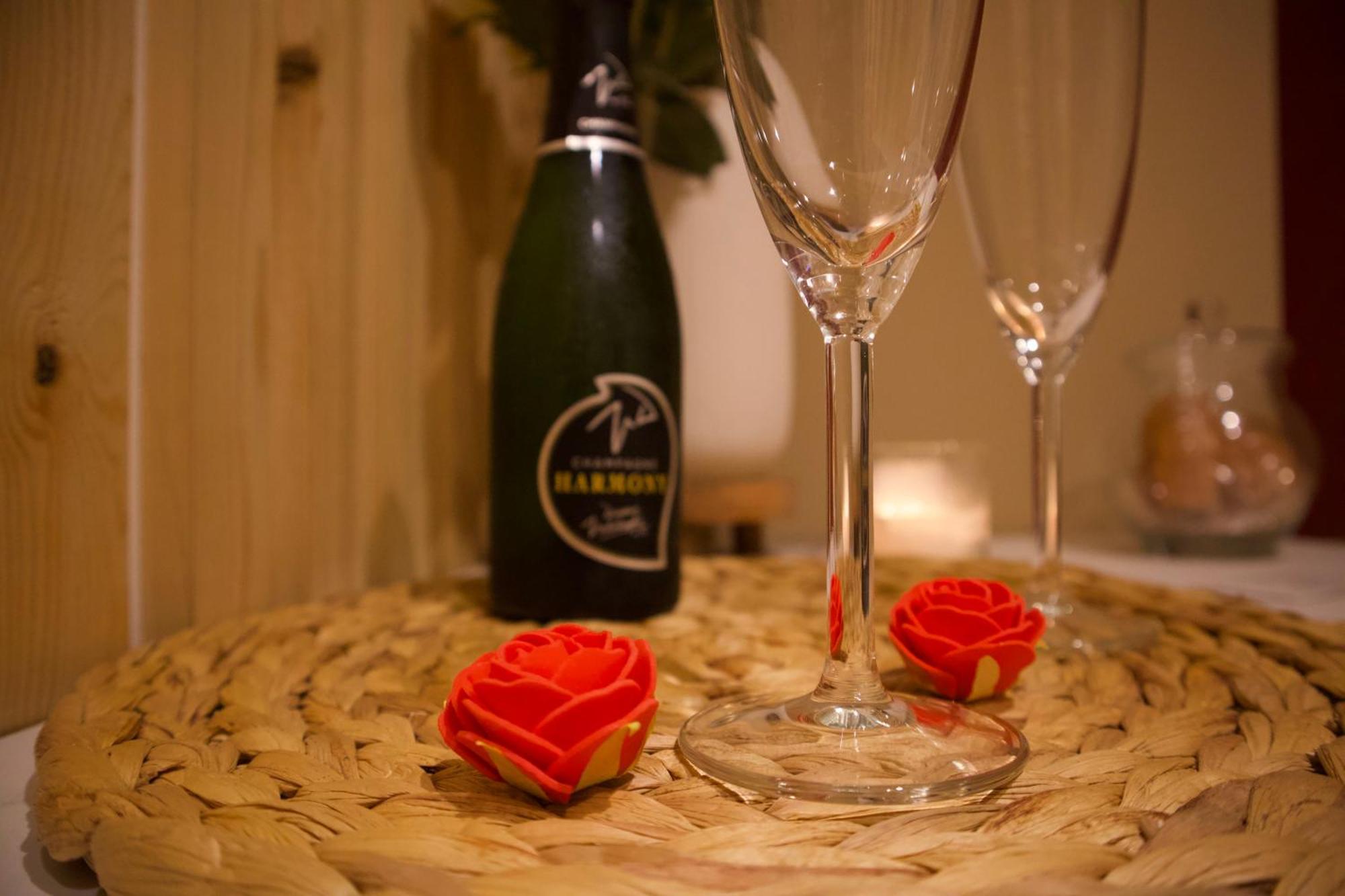 Le Moment Bien-Etre - Appartement Avec Spa Privatif Sint-Omaars Buitenkant foto