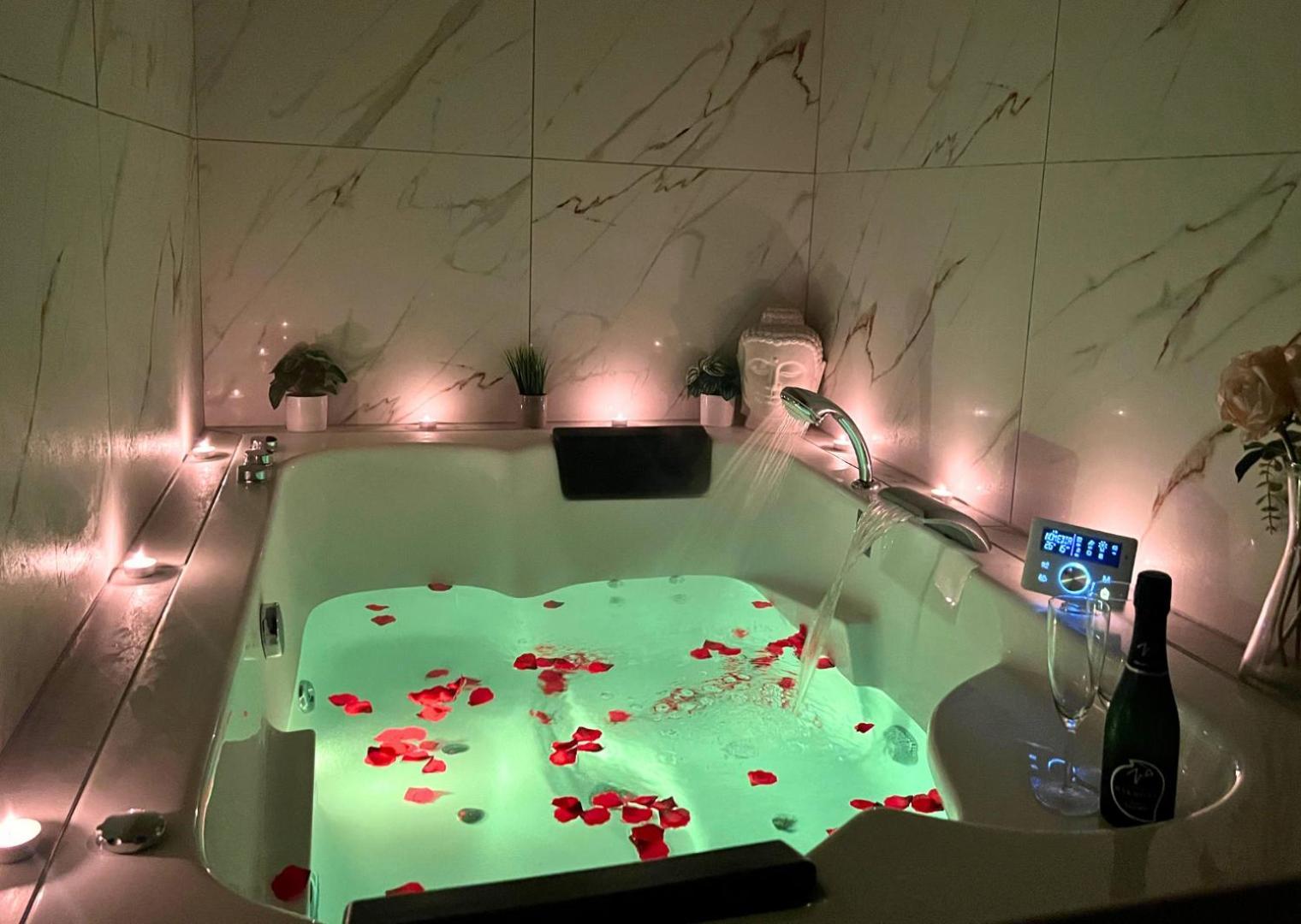 Le Moment Bien-Etre - Appartement Avec Spa Privatif Sint-Omaars Buitenkant foto